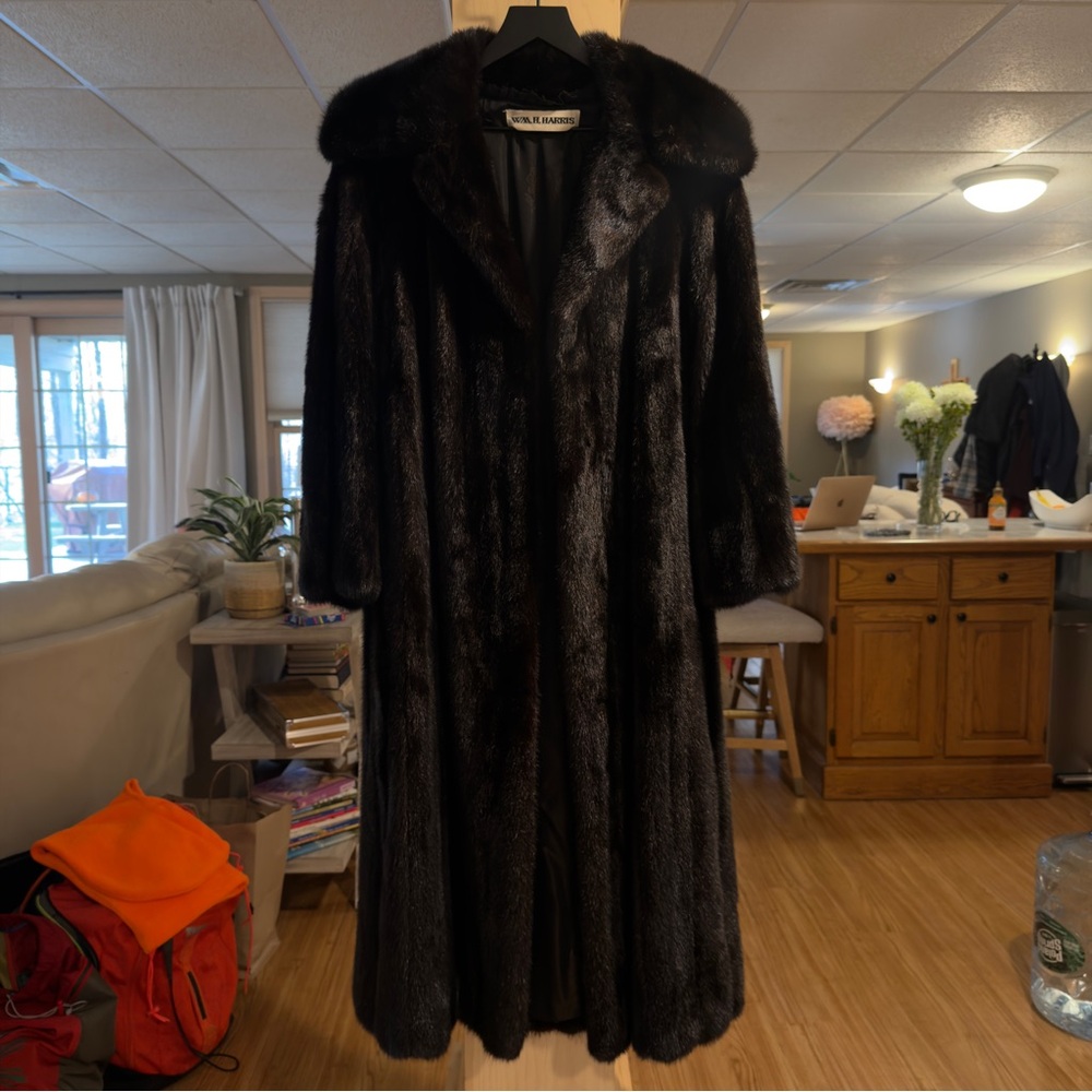 Elegant Black Fur Coat Mink Excellent Condition